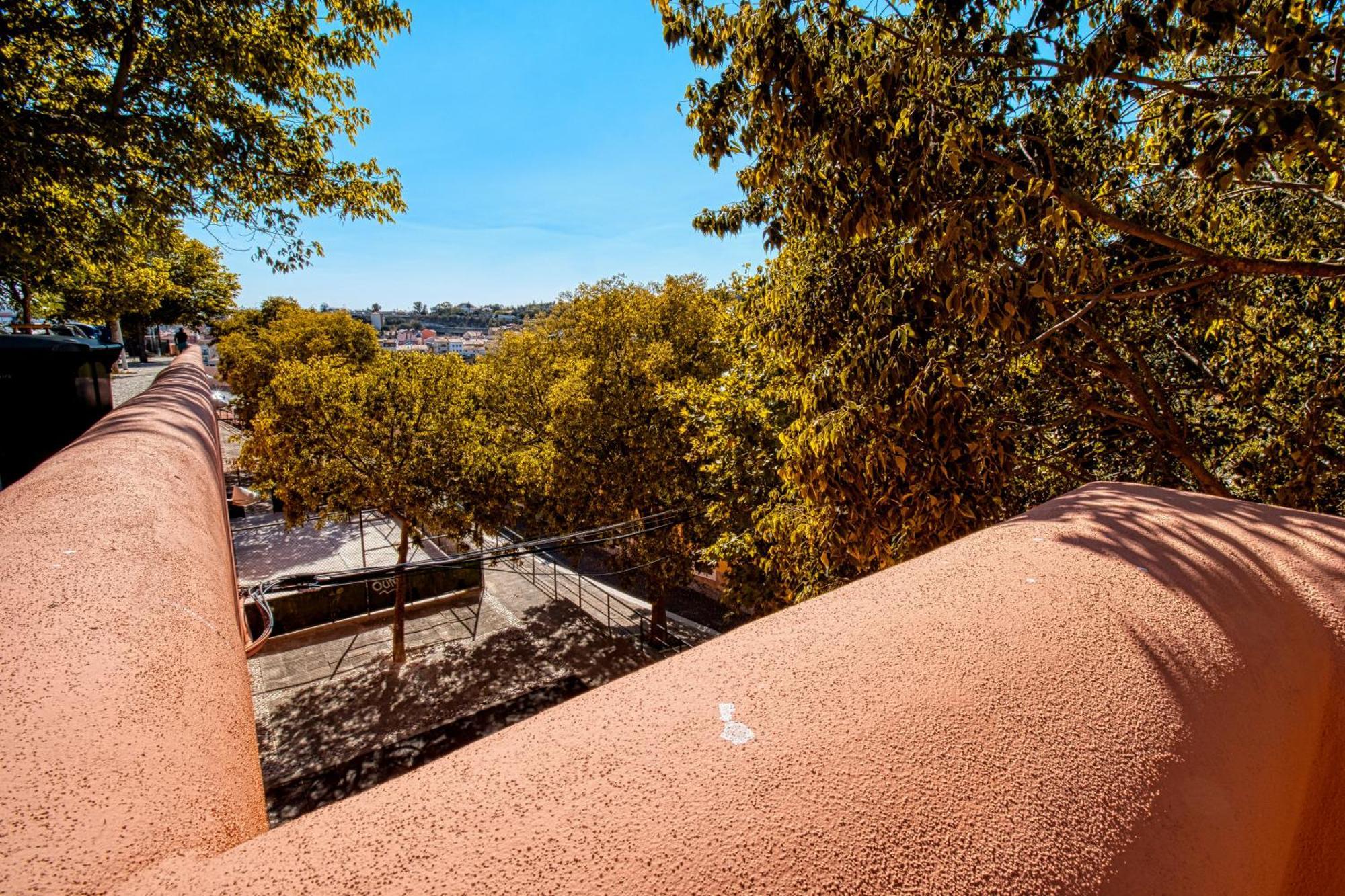 Апартаменты Historic Gem & Modern Loft In The Heart Of Лиссабон Экстерьер фото